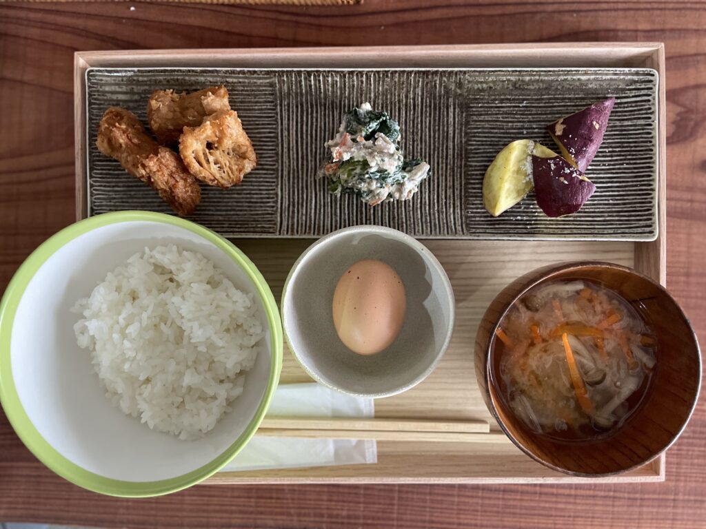 こだわり卵かけご飯と　Hitomi cafe
